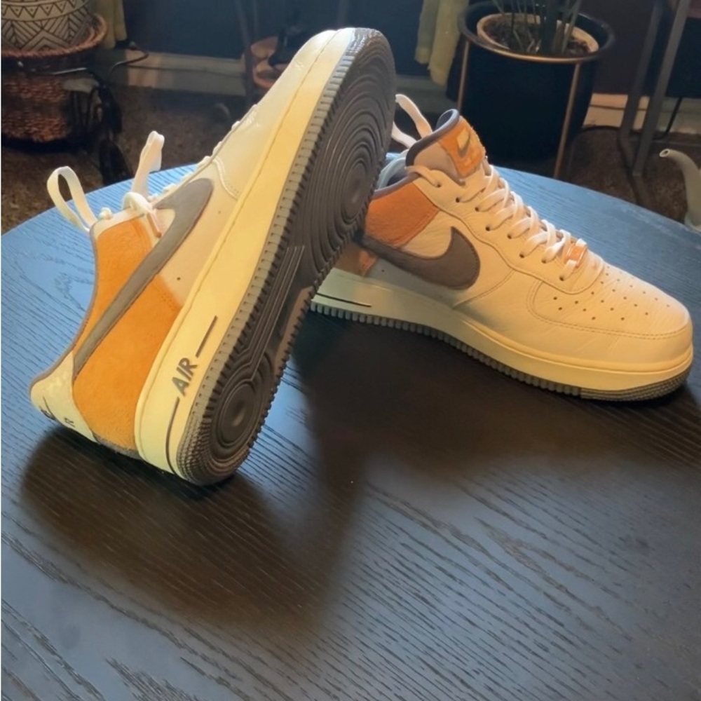 Nike Air Force 1 ‘07 LV8 Men's Low-Top Sneakers in Cream, Orange & Gray